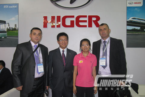 Buyers visiting Higer Booth with the help of Chinabuses.org 