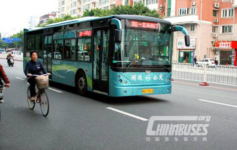 Ankai LNG bus is driving in Fuzhou City